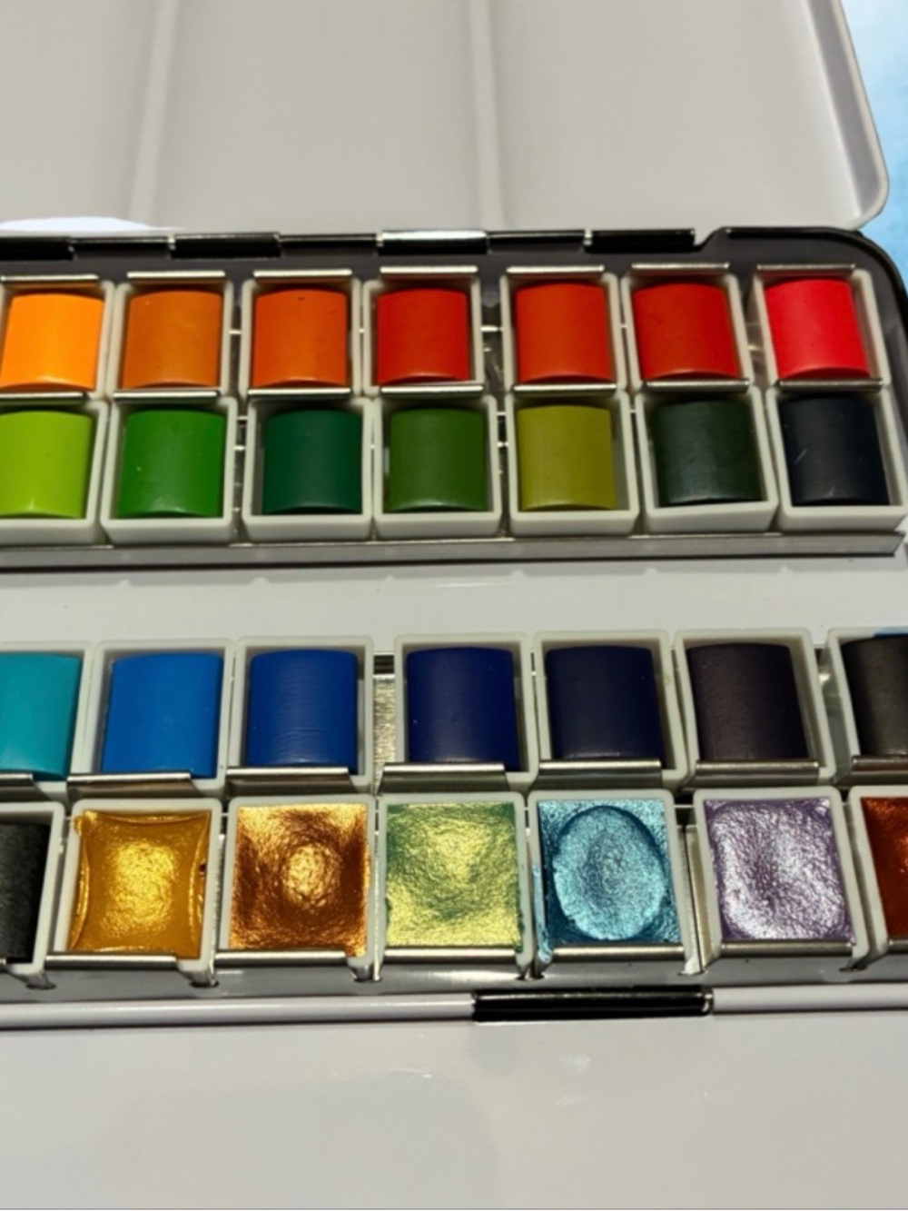 Artist’s 48-Color Watercolor Paint Set - Metal Travel Tin (6 Metallics) - Picture 2 of 5